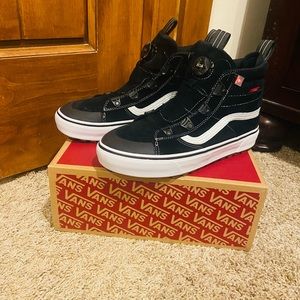 NWT Vans Sk8-HI Boa Mte